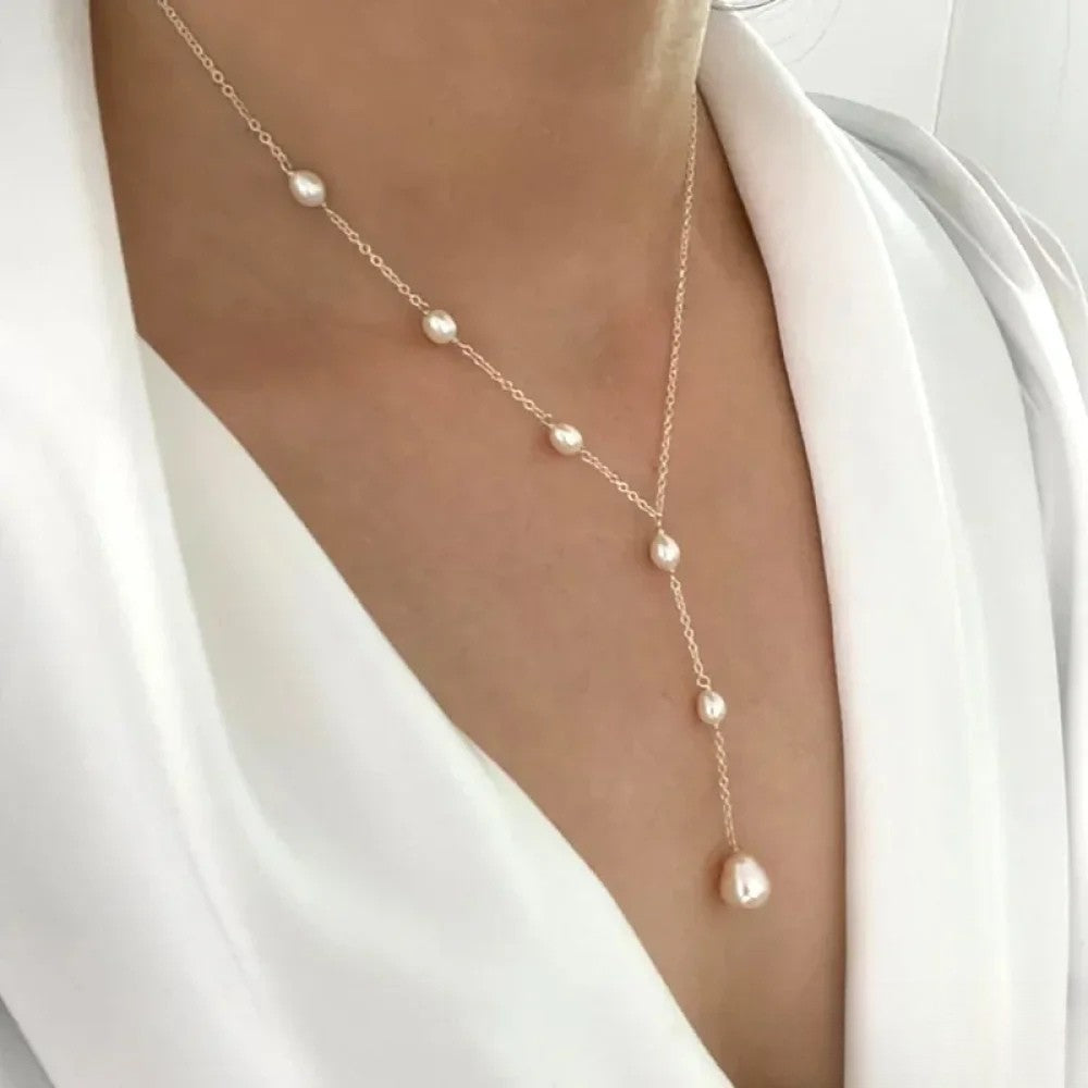 Vintage pearl necklace with pendant