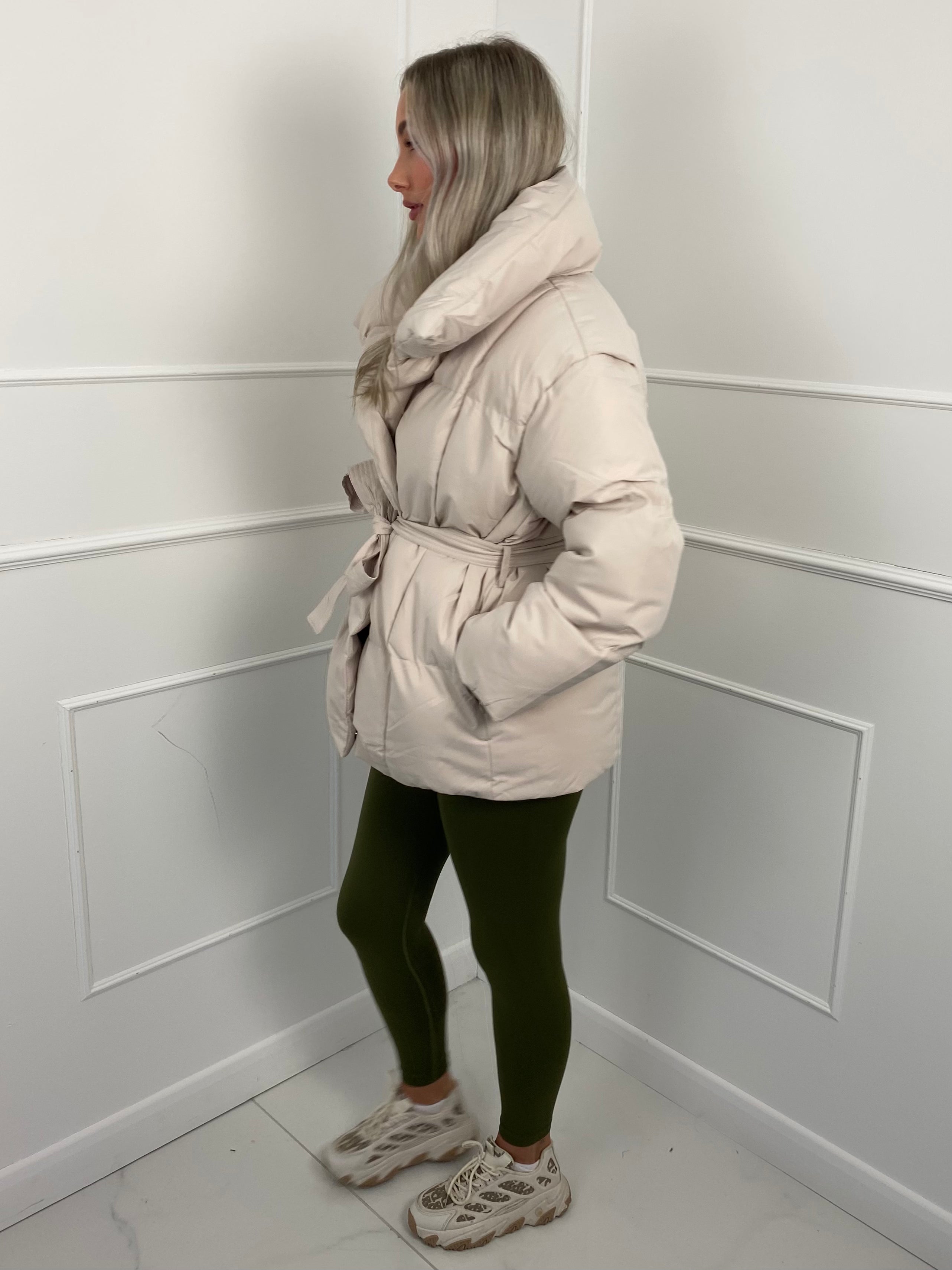 Karyl - Short jacket with belt and pockets