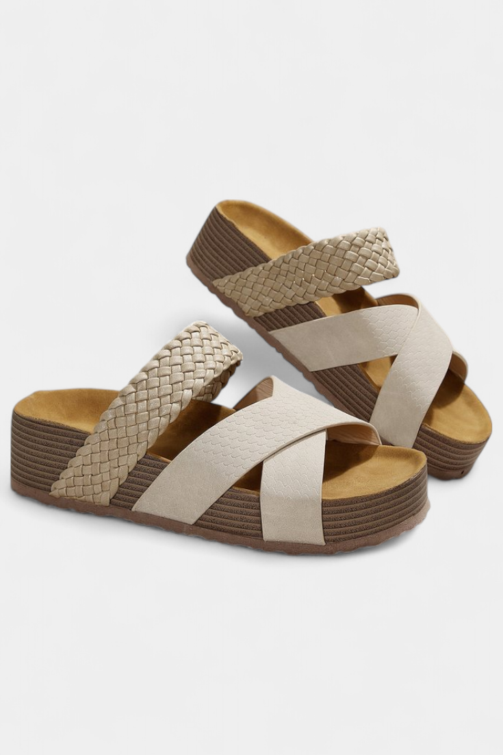 Osela Elegant sandals with supportive sole and everyday comfort