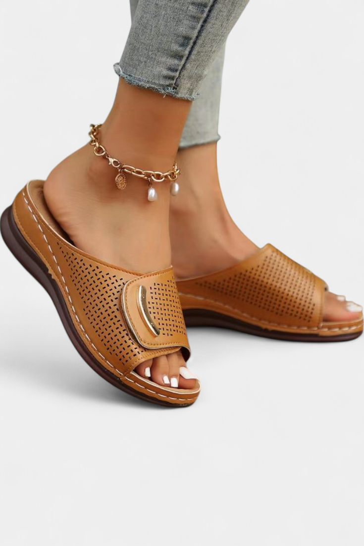 Itziar Orthopedic sandals with perforated design and soft sole