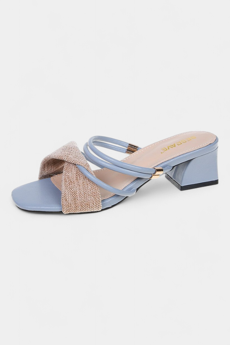 Cintia Minimalist heeled sandals with thin strap